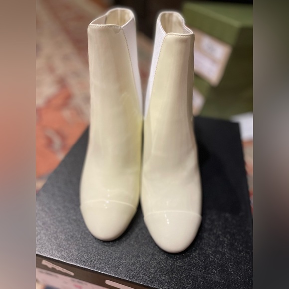 ❌SOLD OUT❌Chanel Cream Booties size 39 - Picture 8 of 11